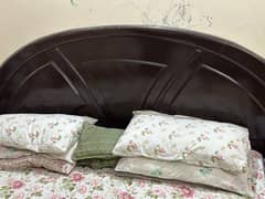 bed set with sides table