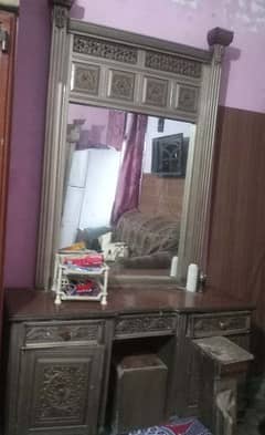 i want to cell my dresding table of deco paint 0