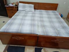 2 Single Beds with 1 Side Table