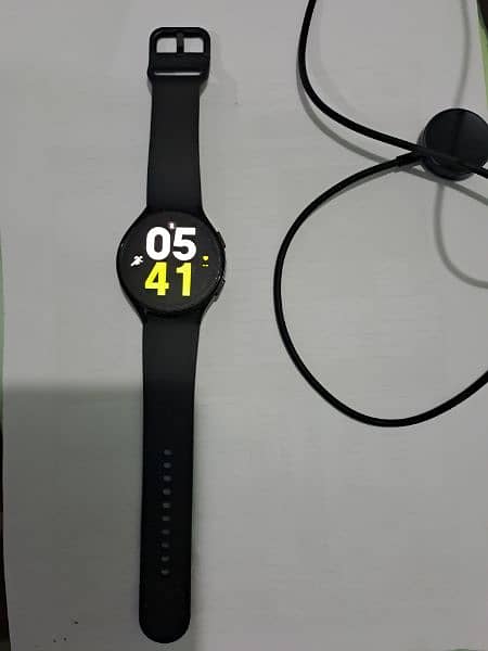Samsung watch 5 100% original along with  original box n slip 1