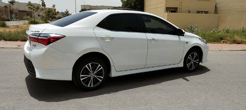 Toyota Corolla Altis Grande 2022 white 1