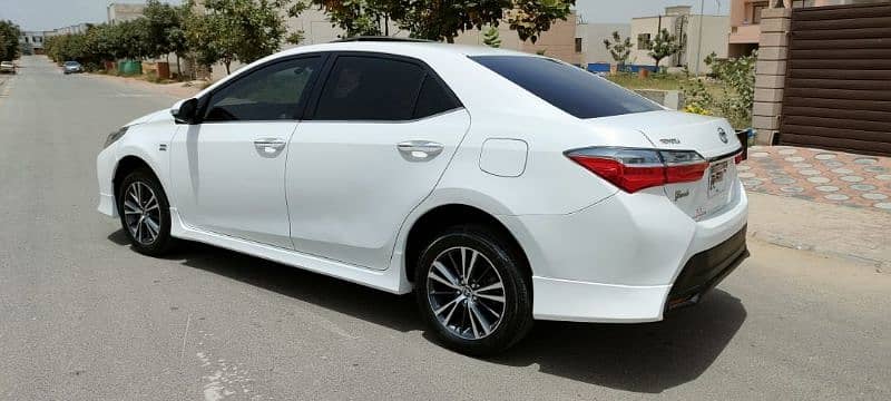 Toyota Corolla Altis Grande 2022 white 6