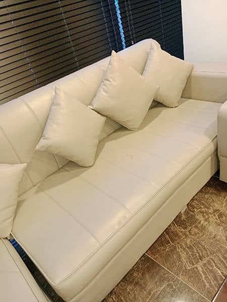 good condition pure Leather 10 setar sofa set 2 table 3