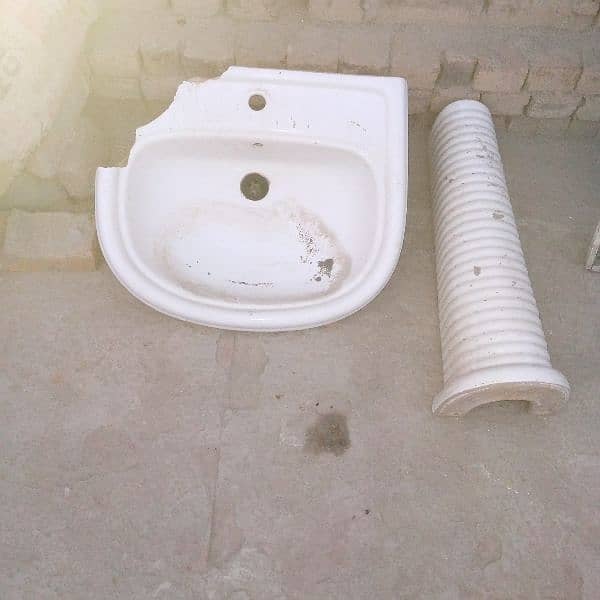 Basin for sell medium size only 600 rupy me 2