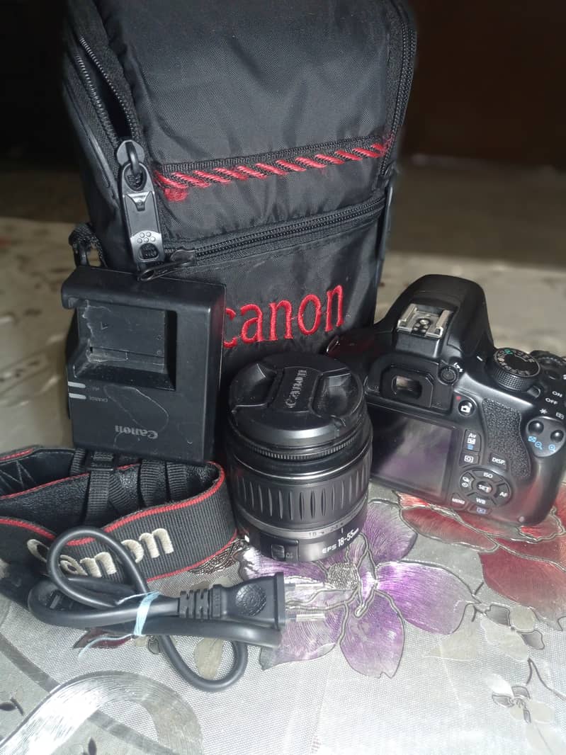 Canon camera 1200D 1