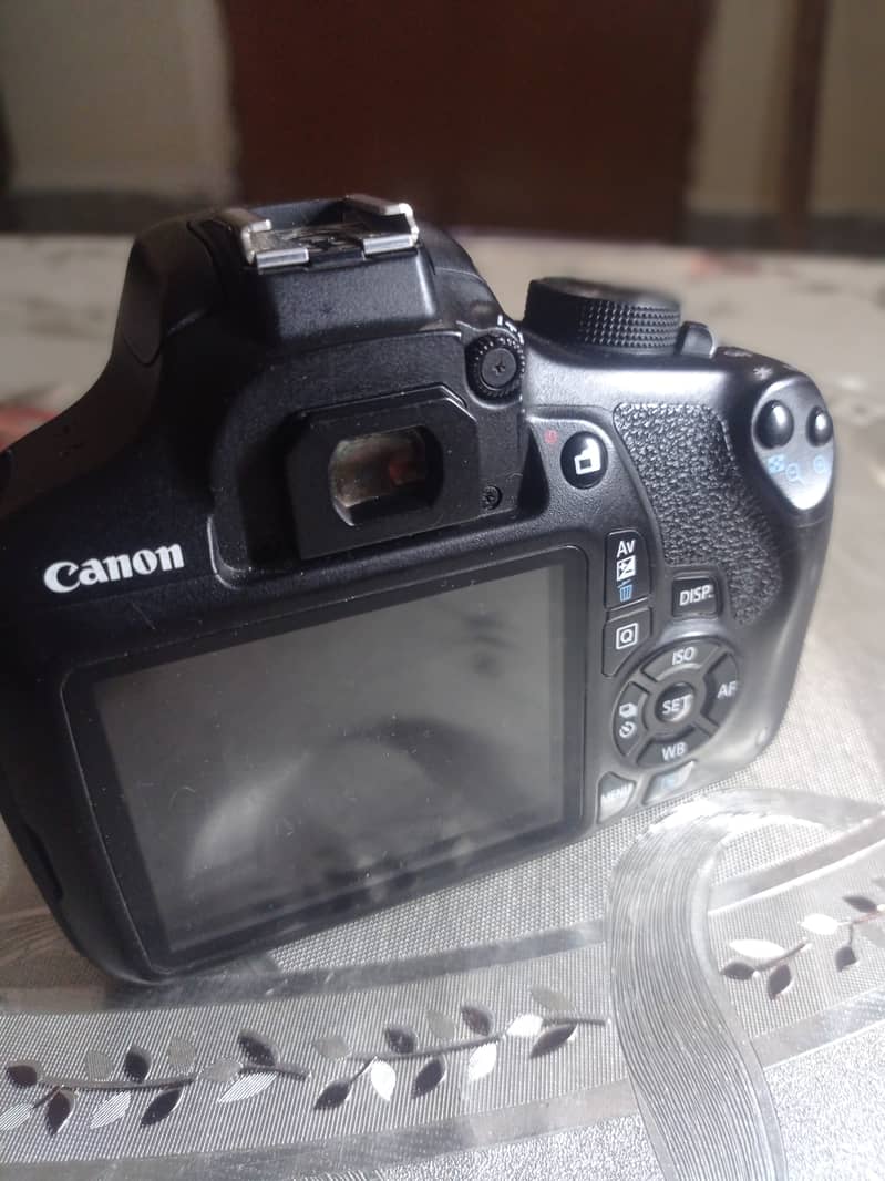 Canon camera 1200D 8
