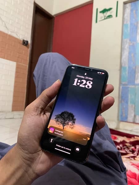 Iphone 11 pro 256 gn factory unlock non pta 3