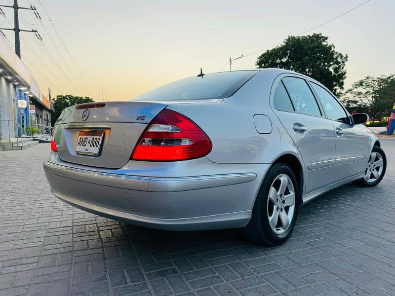 Mercedes Benz E 240 1