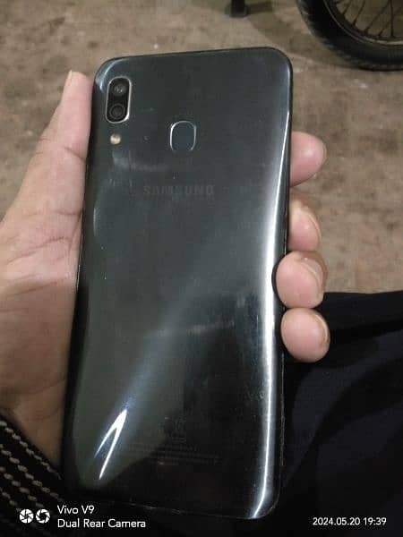 Samsung Galaxy A30 2
