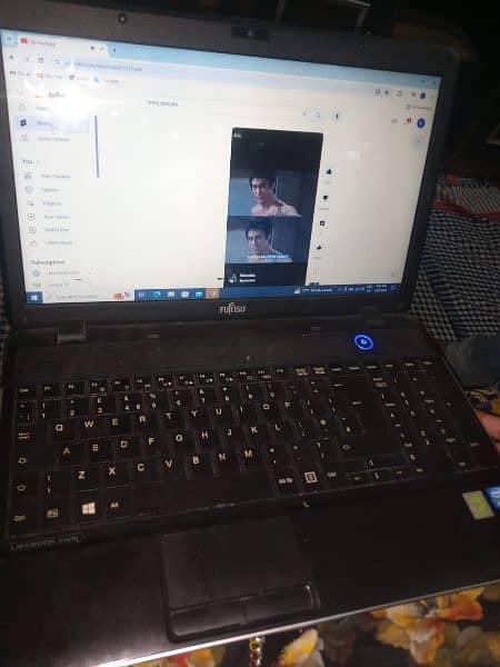 fujitsu laptop 4