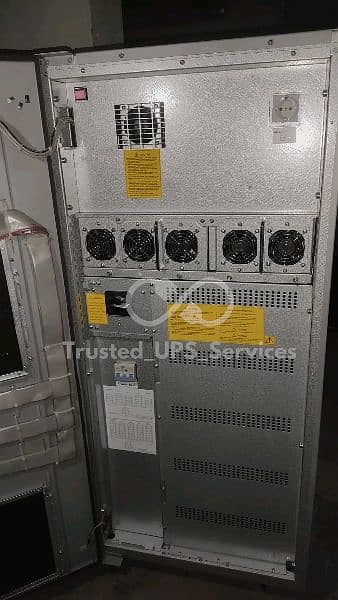 Liebert NXe UPS 3