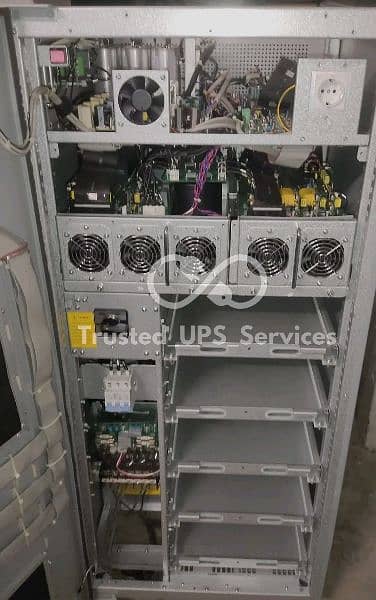 Liebert NXe UPS 4