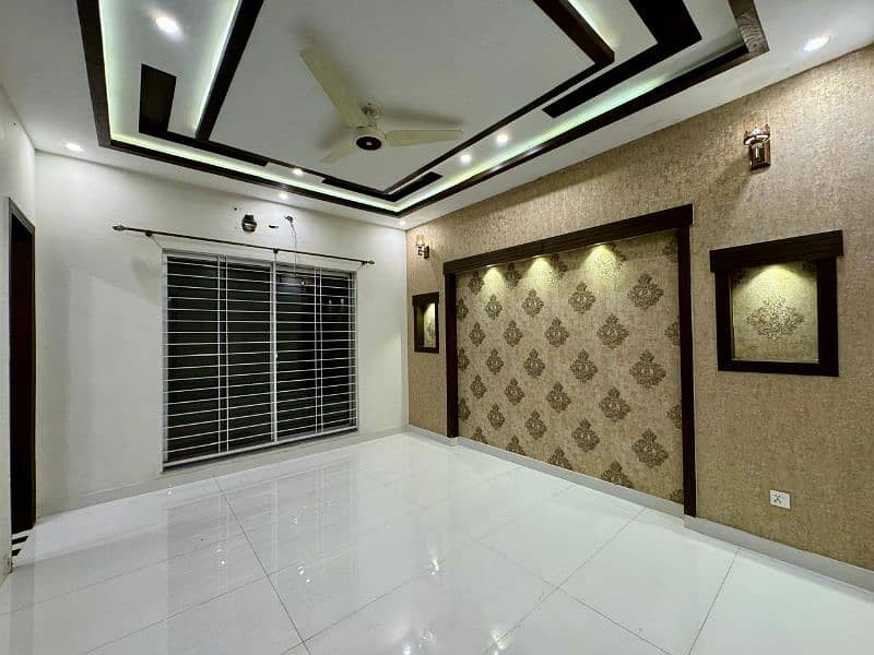 10 marla beautiful house for rent in bahria town 4