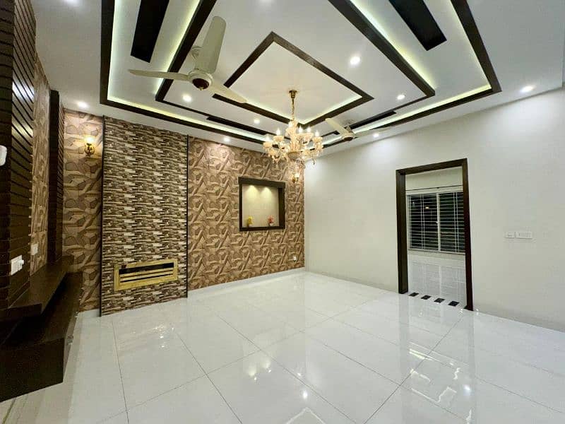 10 marla beautiful house for rent in bahria town 8