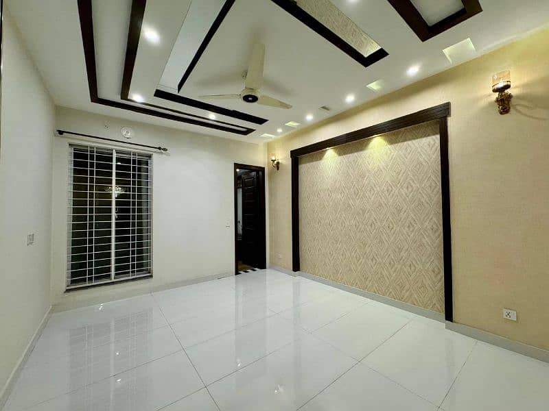10 marla beautiful house for rent in bahria town 14
