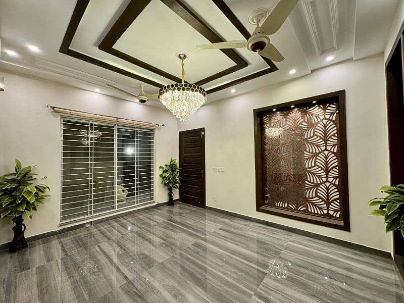 10 marla beautiful house for rent in bahria town 16