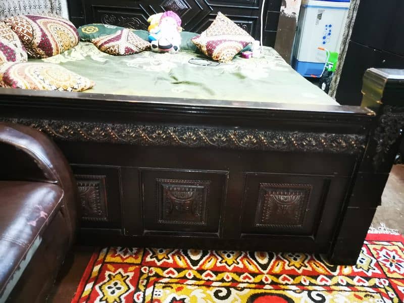 pure wood Chinoti king size bed set 4