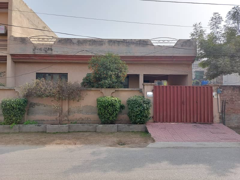 12 Marla Single Storey Gated Area House For SALE In Johar Town Hot Location 0