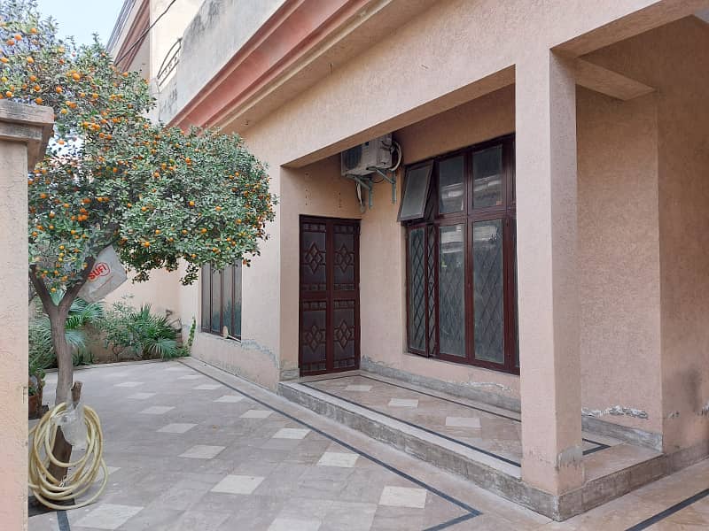 12 Marla Single Storey Gated Area House For SALE In Johar Town Hot Location 1