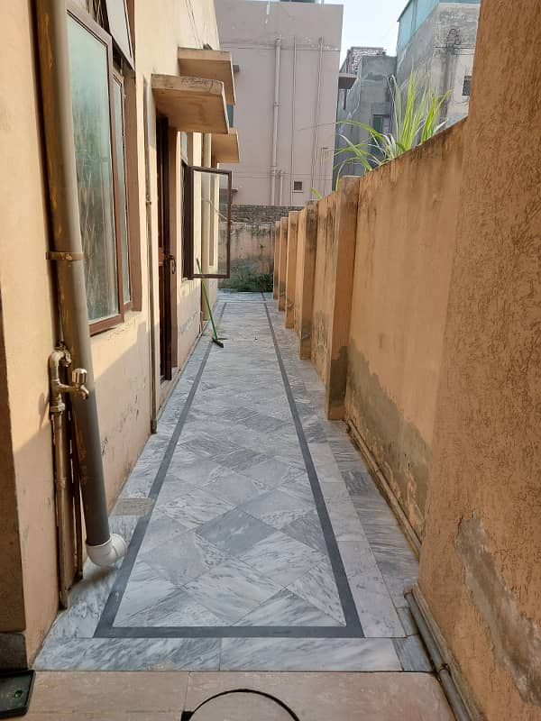 12 Marla Single Storey Gated Area House For SALE In Johar Town Hot Location 15
