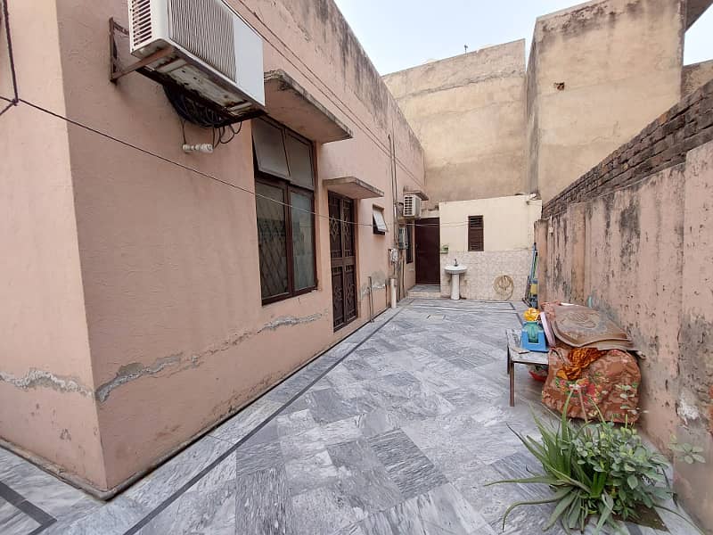 12 Marla Single Storey Gated Area House For SALE In Johar Town Hot Location 17