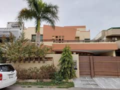 1 Kanal Gated Area Solid Construction House For SALE In Johar Town Hot Location