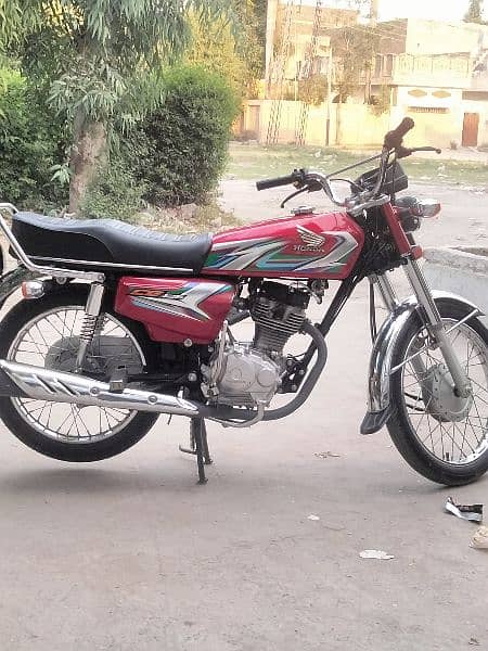 CG 125 in new condition WhatsApp 03267999709 3