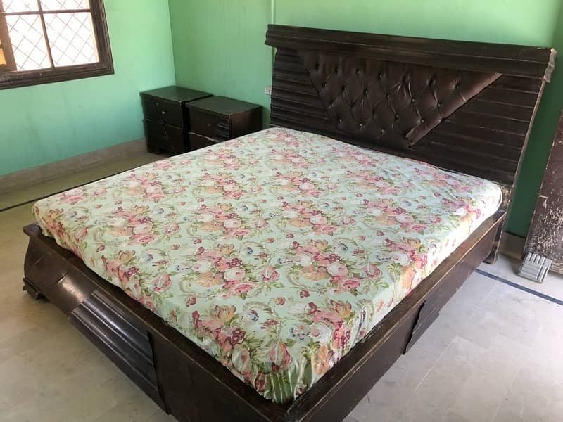 Double bed with spring mattres 3