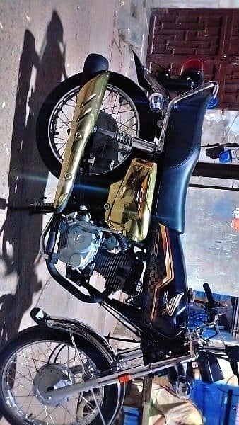 Honda 125 Gold Addition Black 0