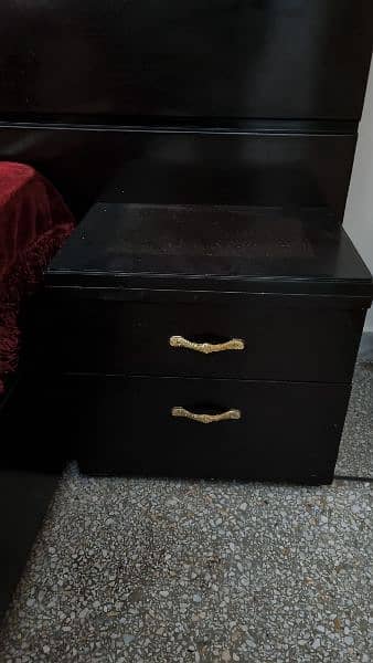 king size bed 2 side table with dressing table with form 3