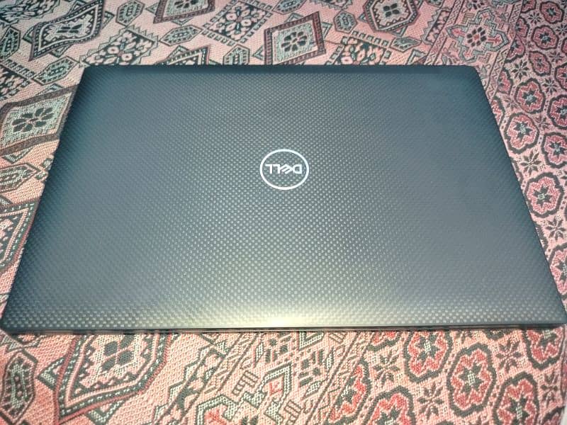 dell 7490. i7 or 8gen , 16 or 256, 0