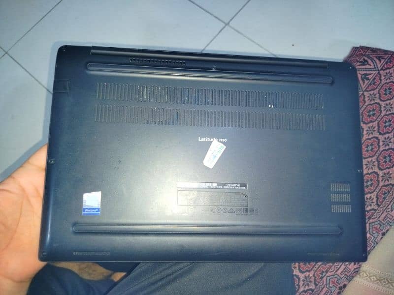 dell 7490. i7 or 8gen , 16 or 256, 7