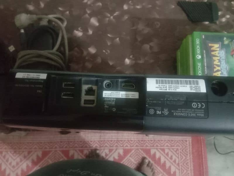 Xbox 360 E model 1