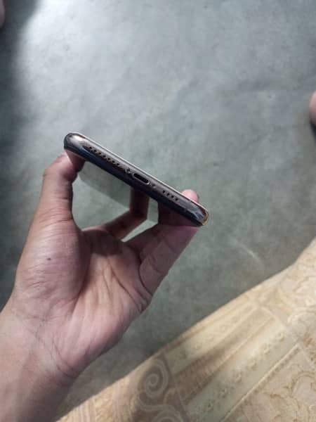 iPhone 11pro max non pta 256gb factory unlock 1