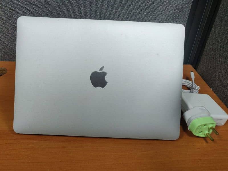 macbook air 2019, 8gb/256gb, btry-cycle 190, 360* protected, 14