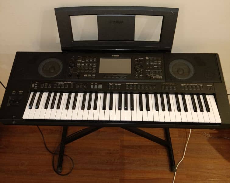 Yamaha PSR SX900 Keyboard Piano 1