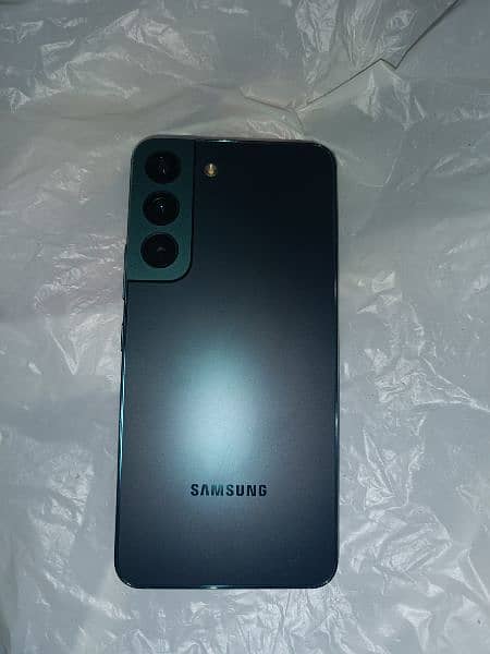 Samsung s 22 8/256 1