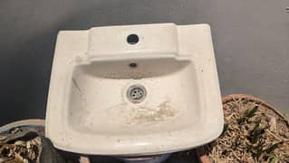 3 wash basin.