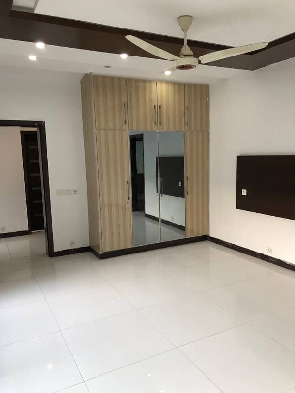 1.5 Kanal Upper Portion With 3 Bedrooms For Rent In DHA Phase 5 Separate Entrance 6