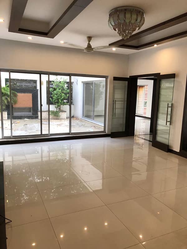 1.5 Kanal Upper Portion With 3 Bedrooms For Rent In DHA Phase 5 Separate Entrance 11