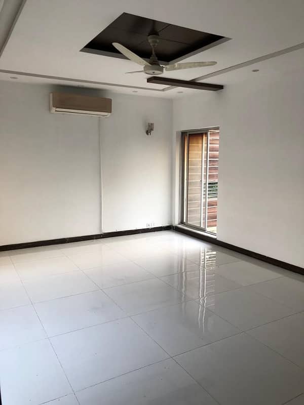 1.5 Kanal Upper Portion With 3 Bedrooms For Rent In DHA Phase 5 Separate Entrance 16