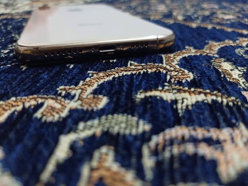 Iphone (XS MAX 64) panel and battry change 03204667681 No exchange. 11