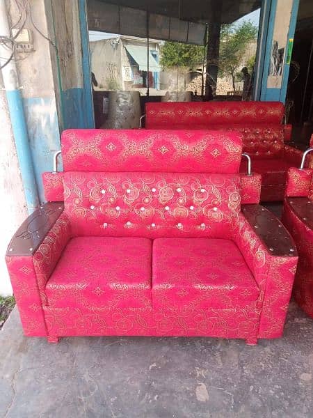 Beautiful sofa set 25% discount 1