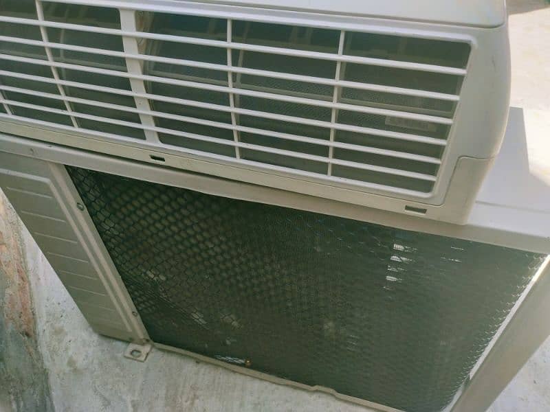 Samsung ac 1 ton good condition good cooling 4