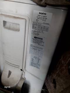 1.5 ton Sanyo AC available for sale only cool 0