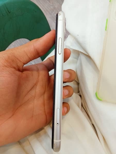 Iphone 11 64gb white 3