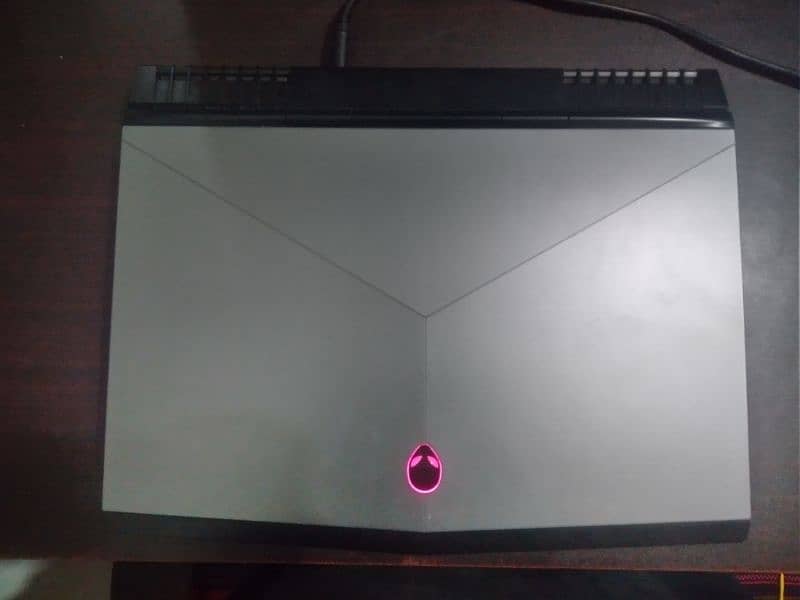 Dell Alienware R3 15, GTX 1060 6Gb, i5 7300HQ 0