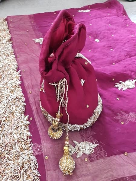 Bridal dress Barat lahnga  with cancan and pouch one time used 5