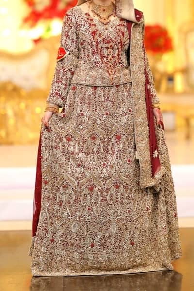 Bridal dress Barat lahnga  with cancan and pouch one time used 14