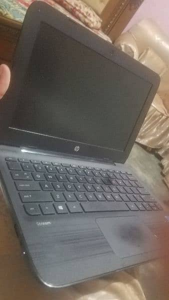 HP laptop ha jis bahi ko zarorat ha 03169927874 par msg kry whatsapp 1